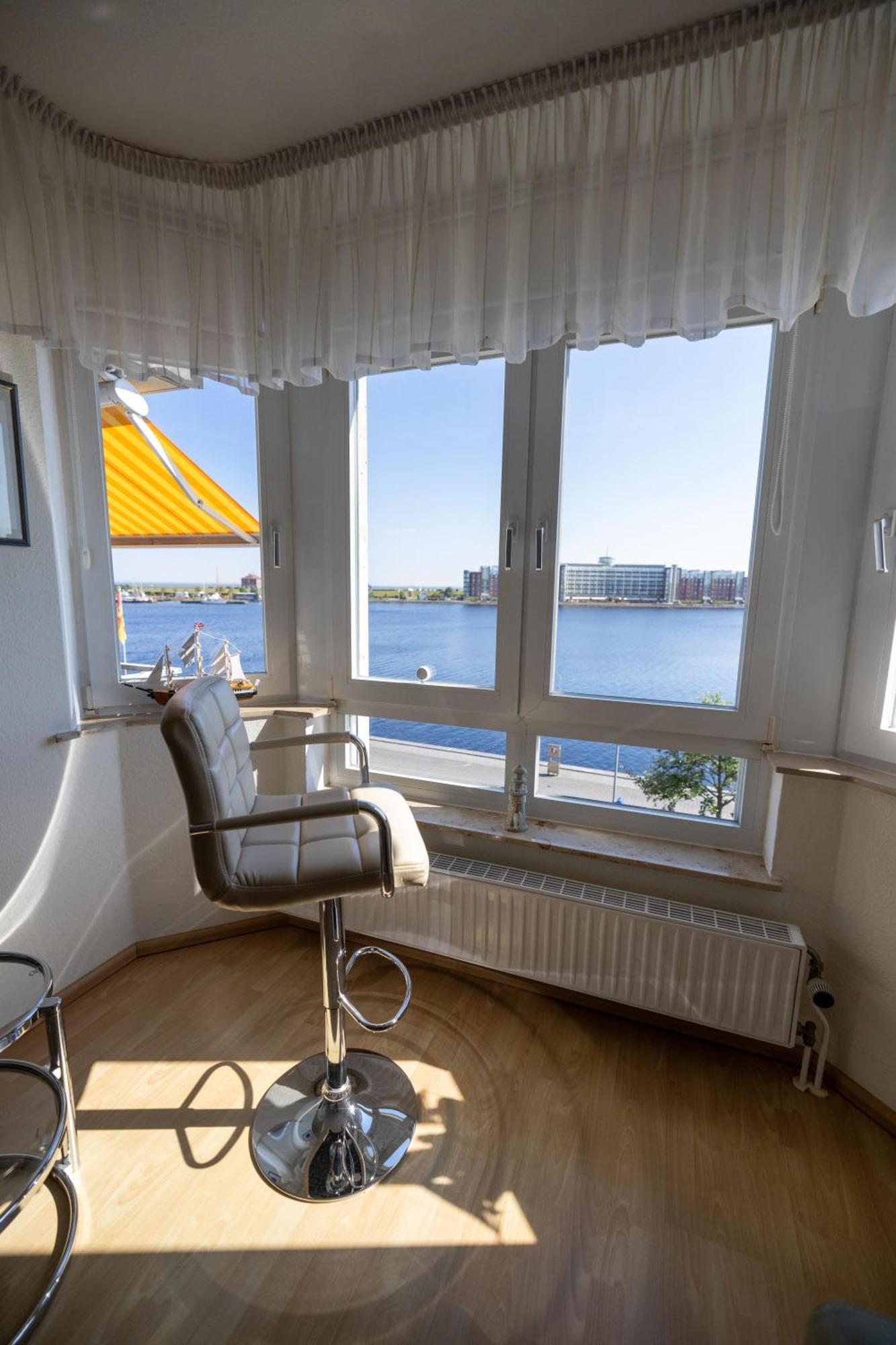 Gemuetliche Mit Meerblick Direkt Am Hafen Wilhelmshaven